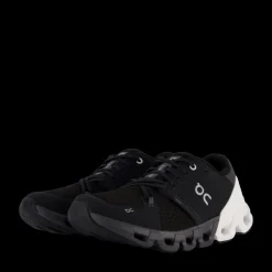 On Cloudflyer 4 Black/white Svart New