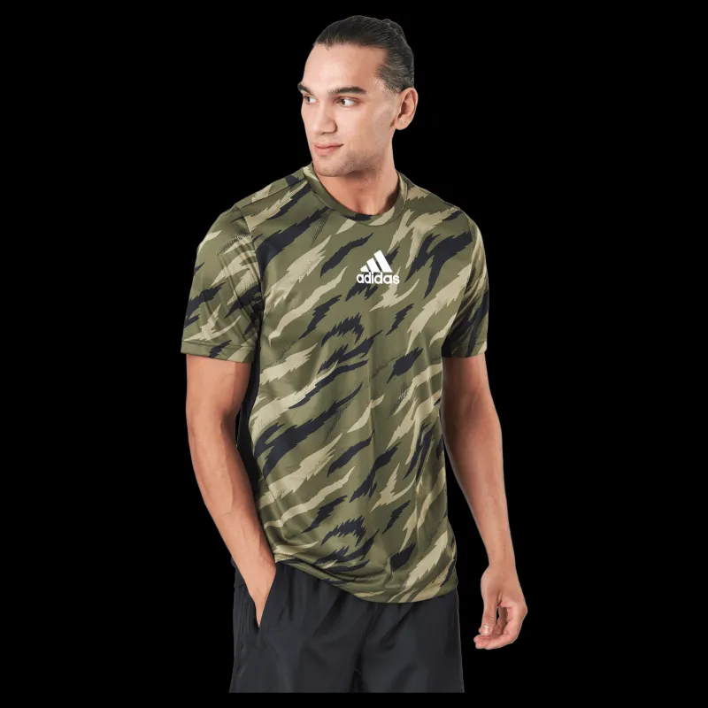 Clearance adidas Feelstrcamo Tee Focus Olive/white Grön