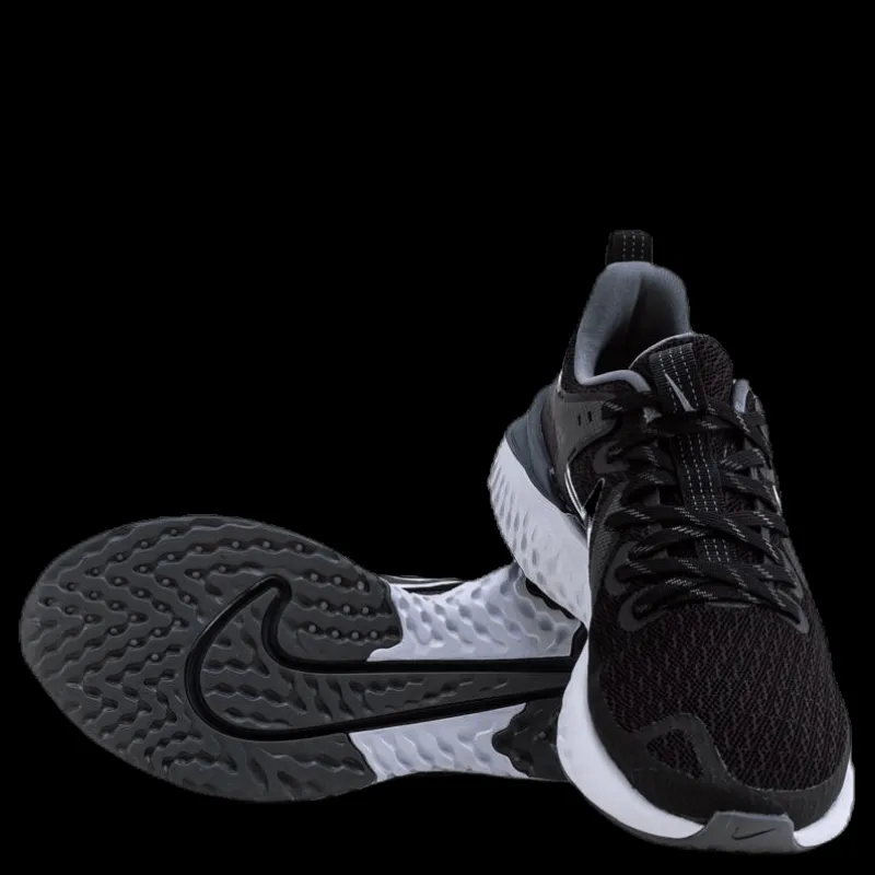 Nike Legend React 2 White/Black Svart Outlet