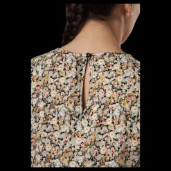 Outlet Pieces Nya Ss Top Black Svart