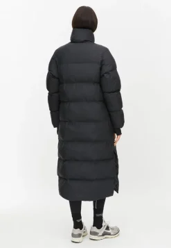 New Röhnisch Reign Coat Black