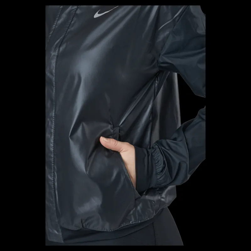 Nike Swoosh Run Women's Running Jacket BLACK/WHITE Svart