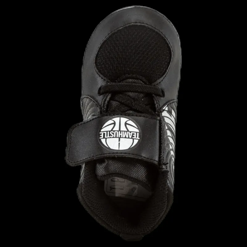 Hot Nike Team Hustle D9 TD Black/Silver Svart