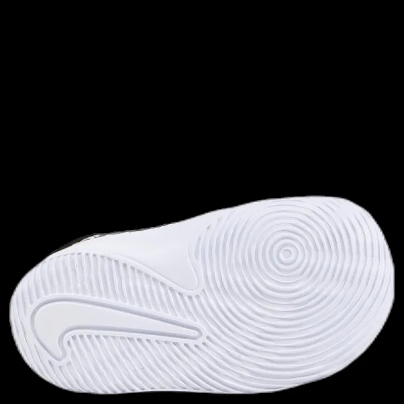 Nike Team Hustle D9 TD Kids White/Black Vit Clearance