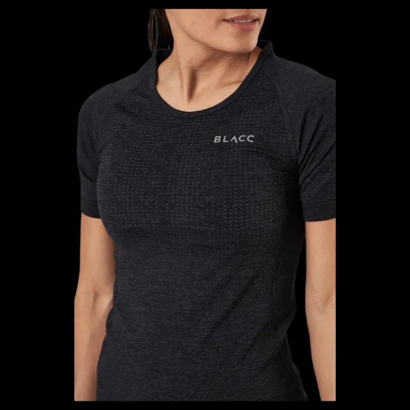 New BLACC Thea Seamless Tee Black Svart