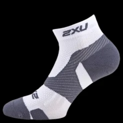 Sale 2XU Vectr LightCush 1/4 Crew Sock White/Grey Vit och Grå