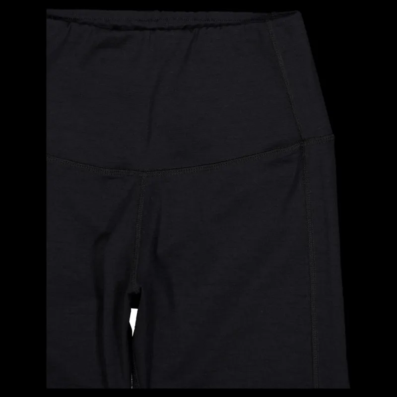 Super.Natural W Liquid Flow Shorts Black Svart